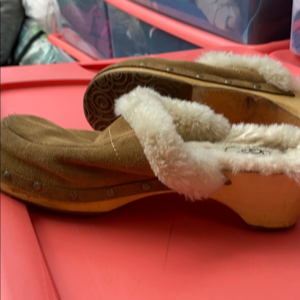 Ugg’s Clogs - image 5